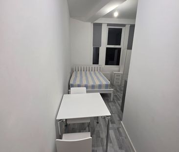 1 Bed Flat, Tottenham Lane, N8 - Photo 3