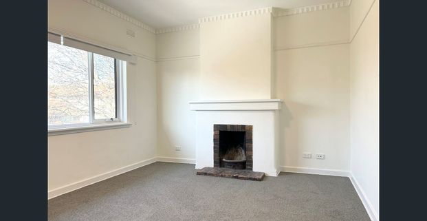 Spacious living - water usage included! - Photo 1