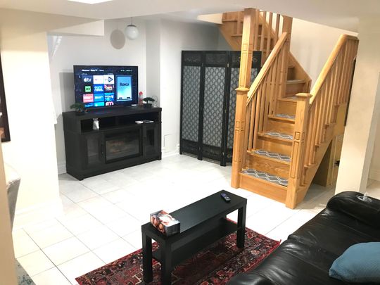 For Lease - 289 Laurentian Avenue Unit# Basement Unit, Mississauga, Ontario - Photo 1