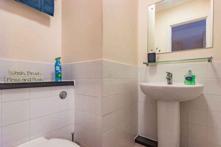 Classic 6 Bed Ensuite - Photo 5