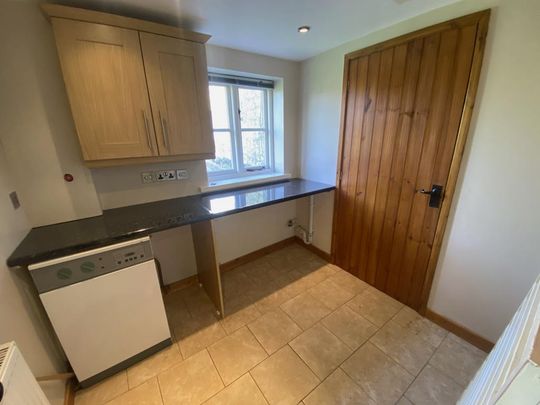 2 bedroom barn conversion to rent - Photo 1