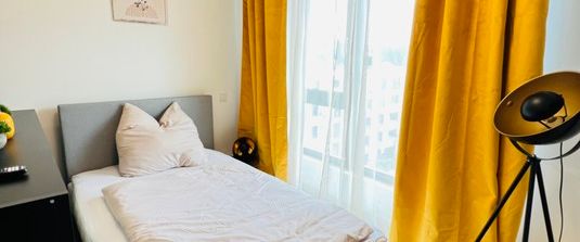 Hochwertig möbliertes Neubauapartment im Seetor City Campus - Photo 1