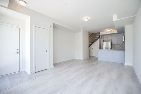 For Lease - 3566 Colonial Drive Unit# 21, Mississauga, Ontario - Photo 5