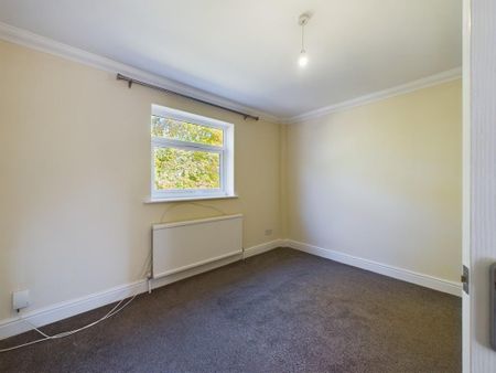 4 bedroom detached house to rent - Photo 3