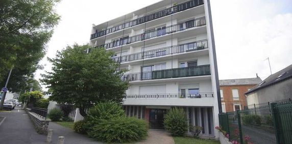 À CHARLEVILLE MEZIERES - Photo 2