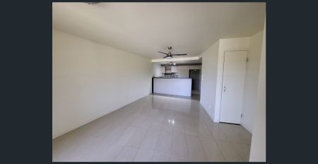 Fantastic central location – walk everywhere or enjoy the riverside outlook. - Photo 2