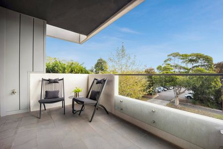 LIFESTYLE LUXURY WITH CENTRAL BRIGHTON CONVENIENCE - Photo 3