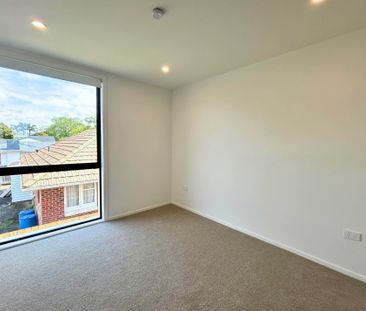 2 Bedrooms on Mead St - Photo 2