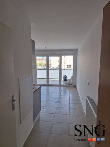 T2 AVEC TERRASSE + PARKING - Photo 2