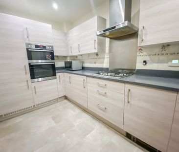 3 bed terraced house to rent in Denton Way, Langley, SL3 - Photo 5