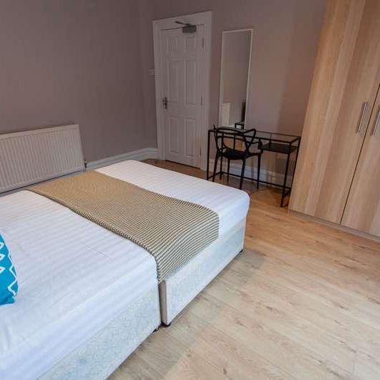 Romer Road, L6 - Photo 1