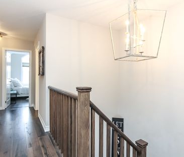 Beautiful End Unit Townhome - Photo 3