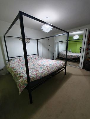 Room in a Shared Flat, Sydenham Road, CR0 - Photo 1