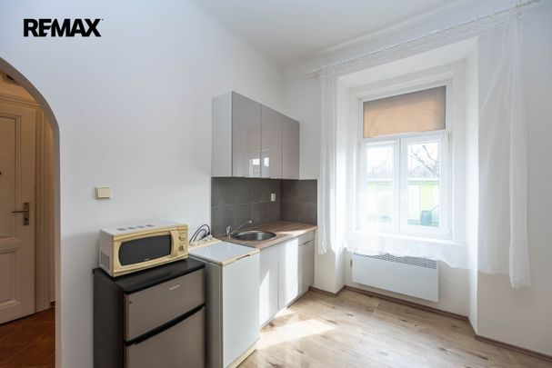 Pronájem bytu 1+kk v osobním vlastnictví 25 m², Praha 8 - Libeň - Photo 1