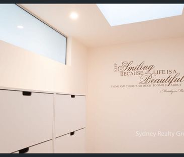 Spacious size 1 bedroom 1 carspace with study in HEART of Zetland - Photo 3