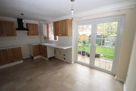 3 bedroom terraced house to rent - Photo 5