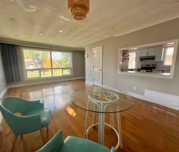 For Lease - 15 Summerglade (Main) Drive, Toronto, Ontario - Photo 2