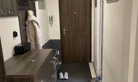 Na prenájom pekný 2-izbový byt - ul. Pri kríži, Bratislava IV TOP - Fotografia 3