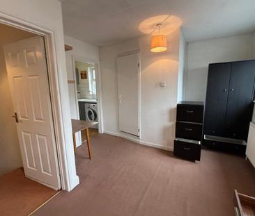 House share to rent - Photo 1