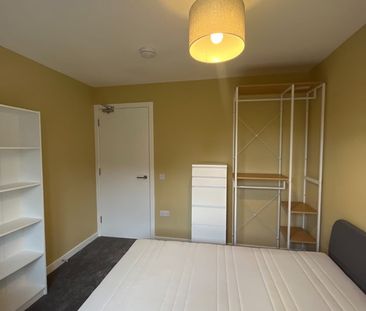 Room in a Shared Flat, St Clair Avenue, EH6 - Photo 6