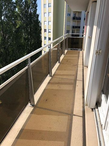 Location Appartement 5 pièces 97m² - Photo 3