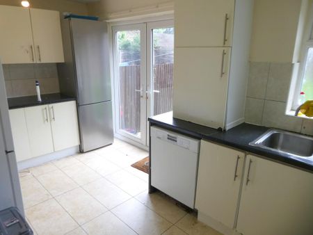 7 bedroom semi-detached house to rent - Photo 5