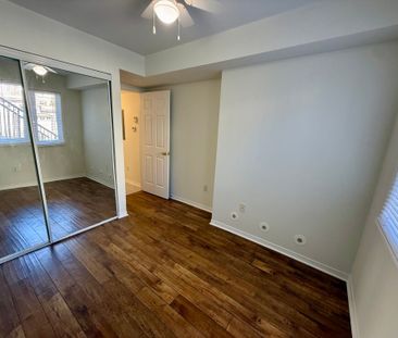 For Lease - 4975 Southampton Drive Unit# 302, Mississauga, Ontario - Photo 2