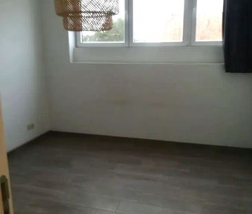 Moderne bel-étage woning met 3 slaapkamers, terras en garage. - Photo 3