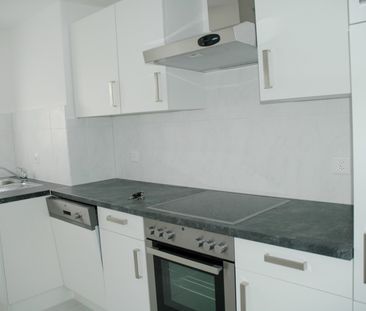 "moderne 3.0 Zimmer-Wohnung an zentraler Lage mit Balkon" - Foto 1