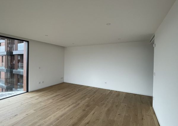 Apartamento T2 de Luxo no Cais da Fonte Nova com Vistas Deslumbrantes para a Ria de Aveiro