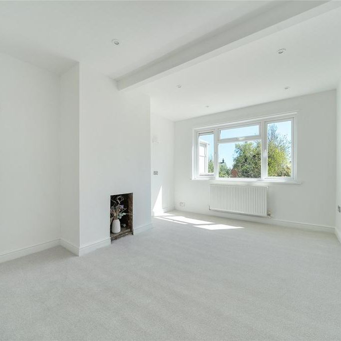 3 bedroom semi-detached house to rent - Photo 1