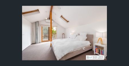 SPACIOUS AND STYLISH NORTHCOTE HOME IN PRIME LOCATION - Photo 2