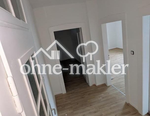 Charmante neurenovierte 3-Zimmer-Wohnung mit moderner Küche im Erdgeschoss - Photo 1