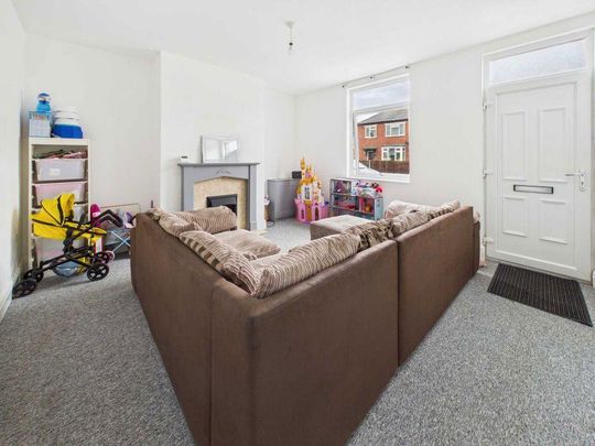 3 bedroom terraced house to rent - Photo 1