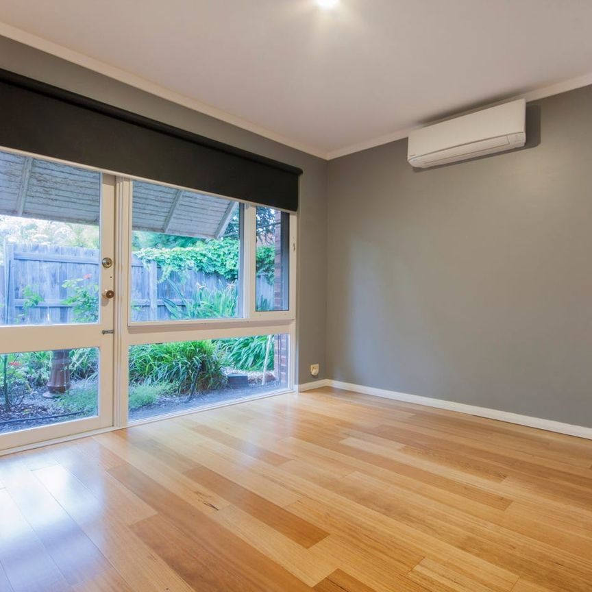 ONE OF THE BEST VILLA IN SOUTH PERTH - Photo 1