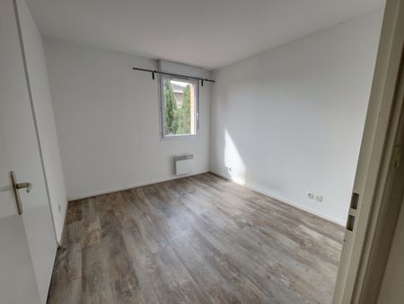 Location Appartement 2 pièces 46m² ALBI 81000 - Photo 2