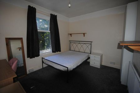 6 bedroom detached house to rent - Photo 4