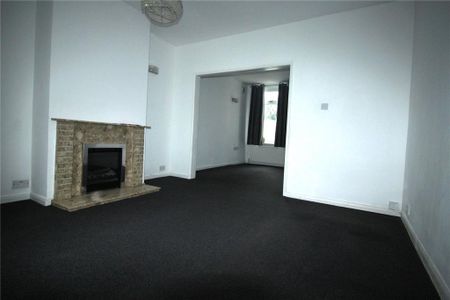 2 bedroom end of terrace house to rent - Photo 2