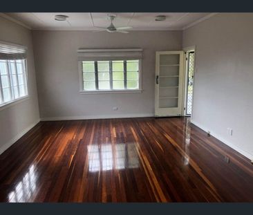 Fully Airconditioned Queenslander Home – Modern Comfort! - Photo 6