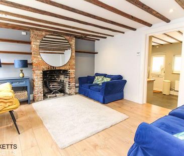 2 bedroom end of terrace house to rent - Photo 2