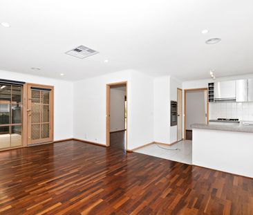 5 Dairy Close, Sydenham VIC 3037 - Photo 2