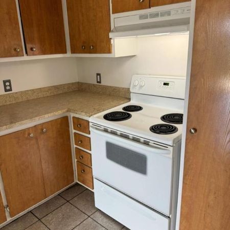 1 CH - 1 SDB - Côte Saint-Luc - $1,645 /mo - Photo 3