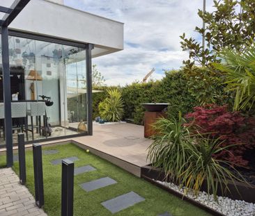 Jardín privado, diseño y luz | Chalet de esquina único en Boadilla - Foto 6