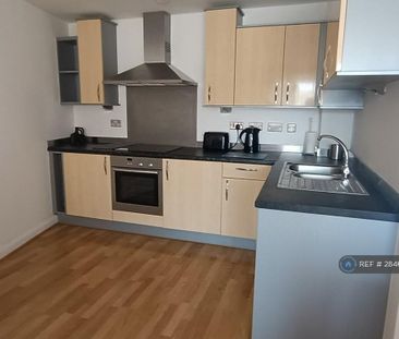 2 bedroom flat to rent - Photo 6