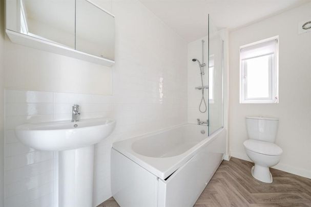 4 bedroom semi-detached house to rent - Photo 1