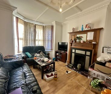 Newcombe Road, Southampton - Photo 1