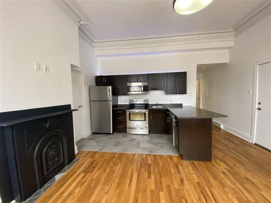 265 Charlotte Suite 1 - Photo 1
