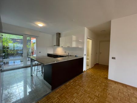 3 LOC. CON VISTA e piccolo TERRAZZO/GIARDINO - Foto 3