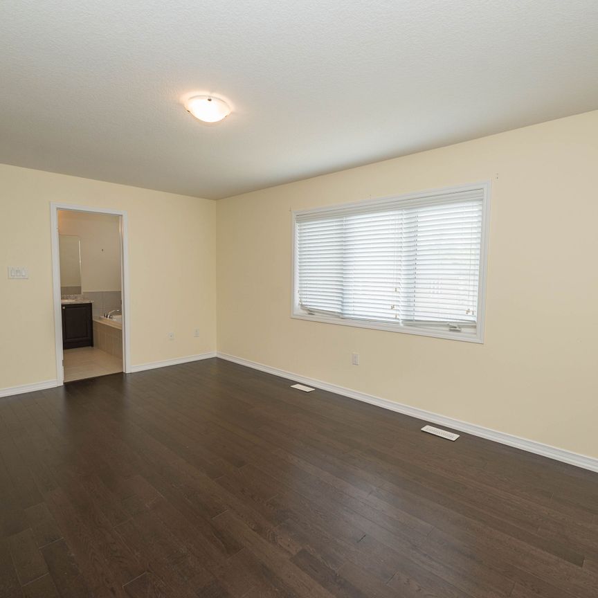 For Lease - 7782 Hackberry Trail, Niagara Falls, Ontario - Photo 1