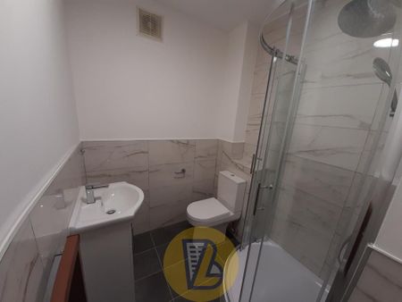 1 bedroom block of apartments to rent - Photo 4